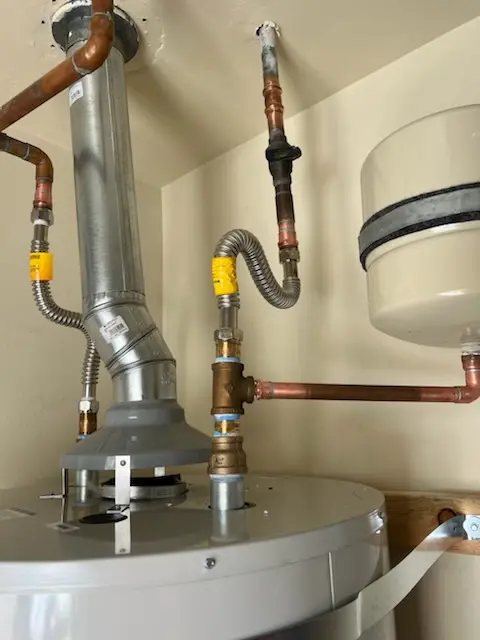 Water heater installation and plumbing repair in White Oak